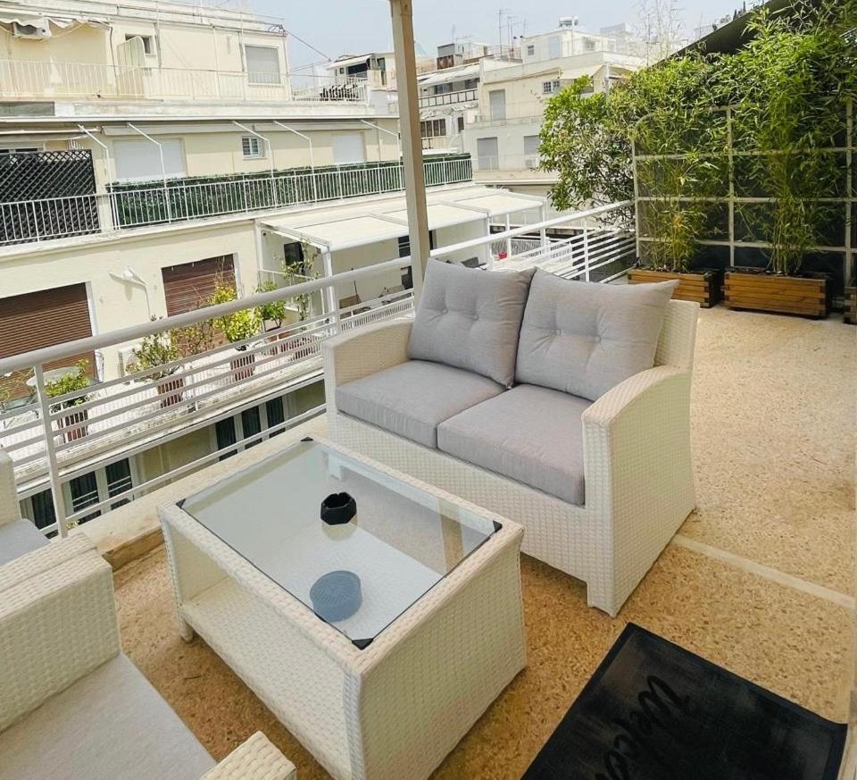 Overview Boutique Apartment Atene Esterno foto