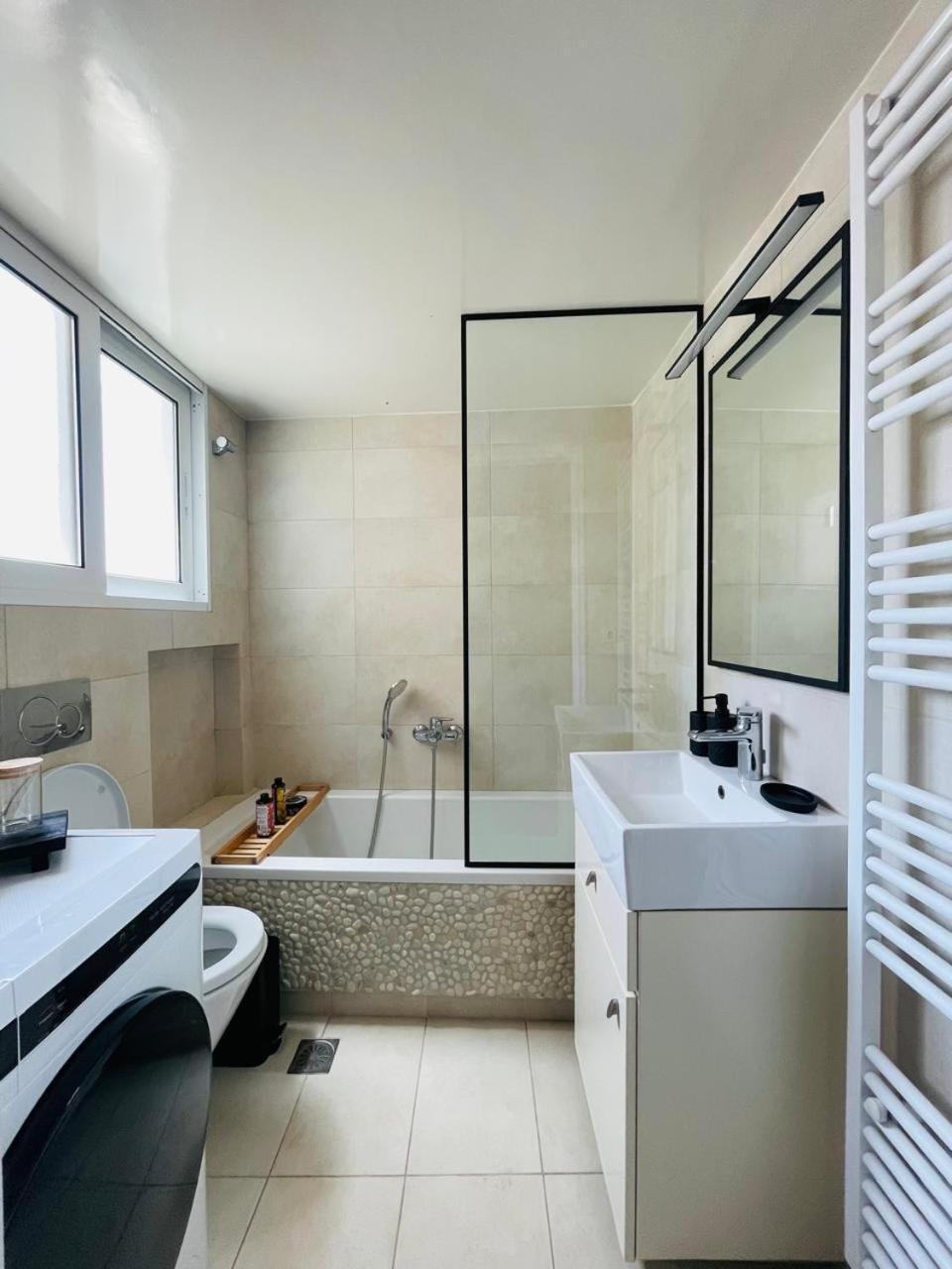 Overview Boutique Apartment Atene Esterno foto