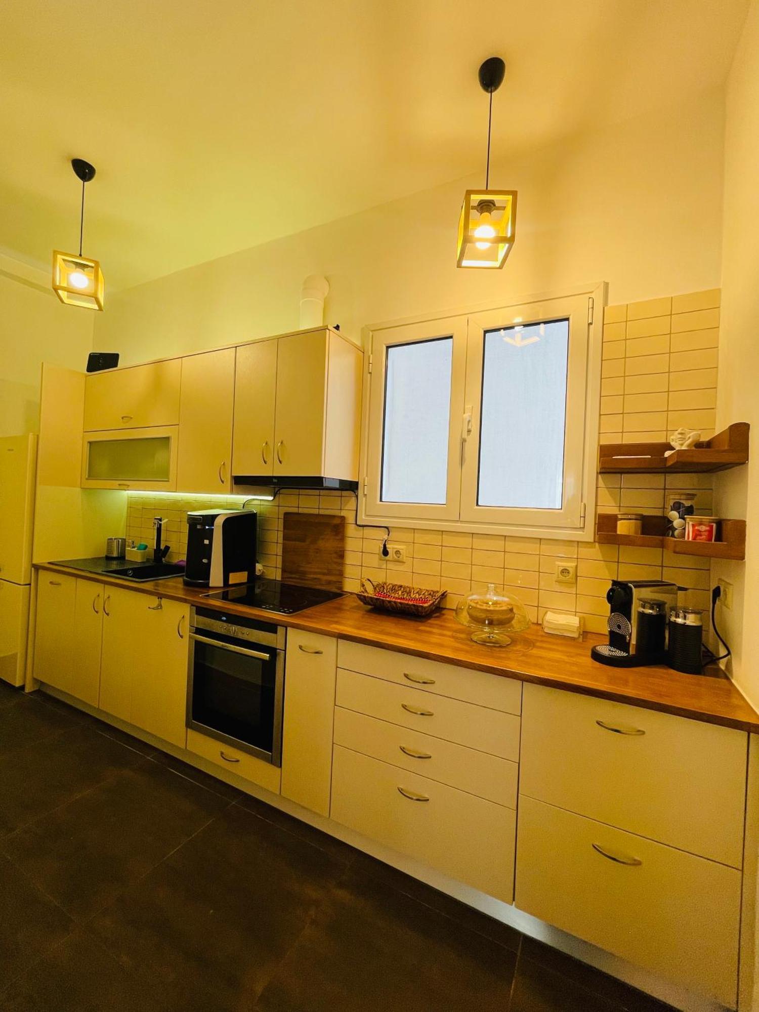 Overview Boutique Apartment Atene Esterno foto
